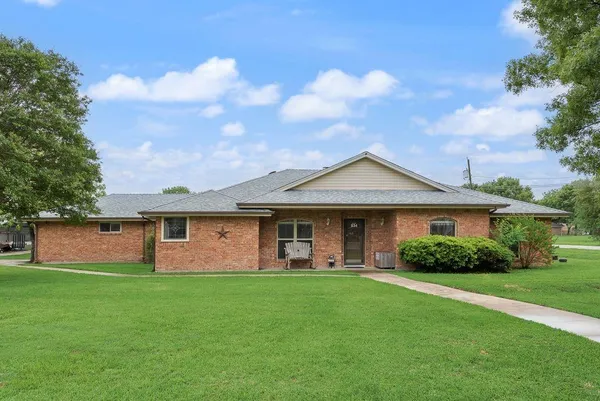 $595,000 | 834 Rock Creek Lane, Red Oak, TX 75154