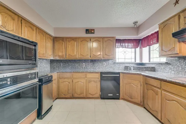 $595,000 | 834 Rock Creek Lane, Red Oak, TX 75154