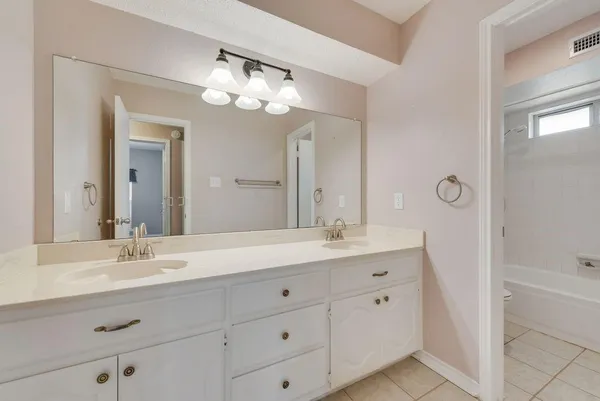 $595,000 | 834 Rock Creek Lane, Red Oak, TX 75154