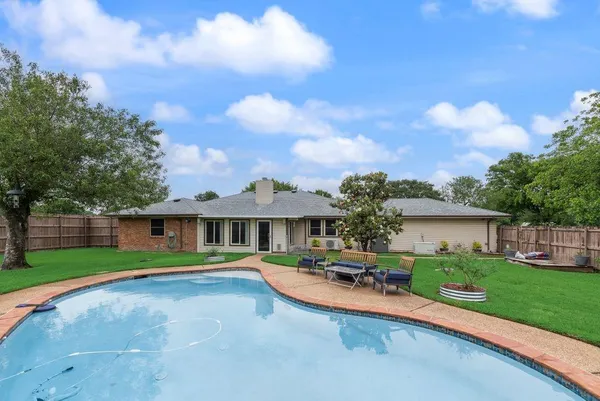 $595,000 | 834 Rock Creek Lane, Red Oak, TX 75154