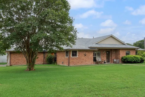 $595,000 | 834 Rock Creek Lane, Red Oak, TX 75154