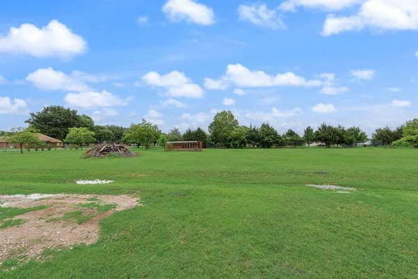 $595,000 | 834 Rock Creek Lane, Red Oak, TX 75154
