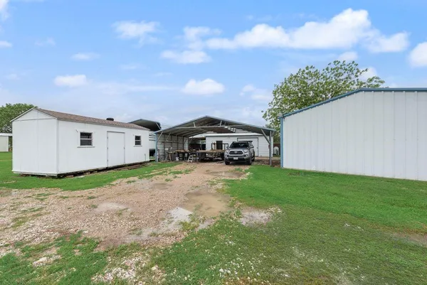$595,000 | 834 Rock Creek Lane, Red Oak, TX 75154