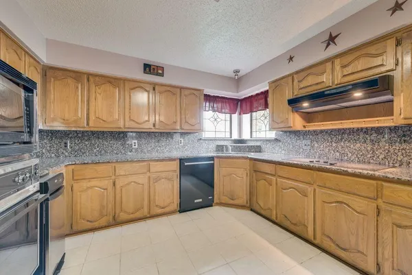 $595,000 | 834 Rock Creek Lane, Red Oak, TX 75154