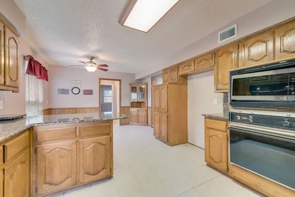 $595,000 | 834 Rock Creek Lane, Red Oak, TX 75154