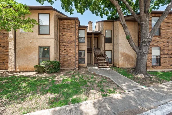 $130,000 | 2014 Willoughby Lane, Unit 4612, Arlington, TX 76011