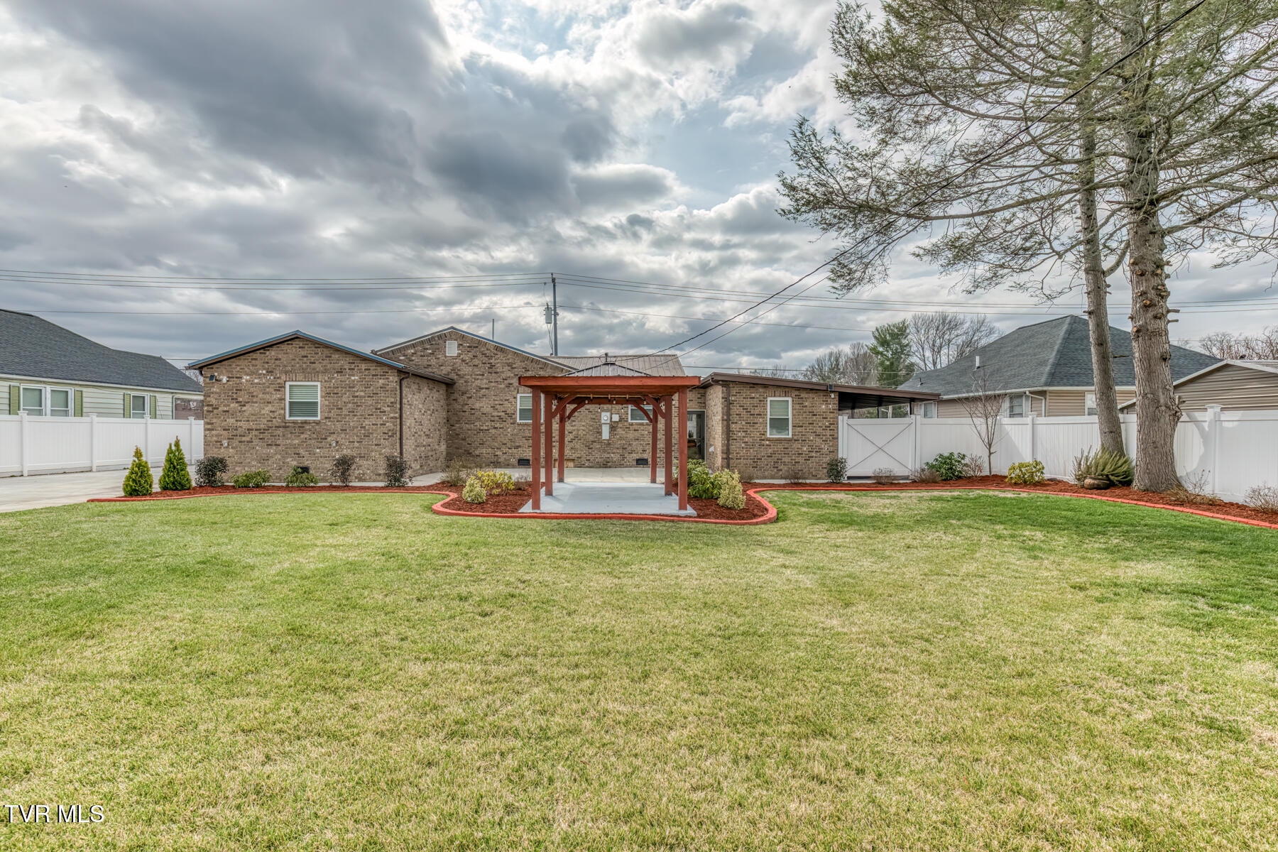 309 West Mill Street Elizabethton, TN 37643 - Photo 2 of 55 309 W Mill St-38