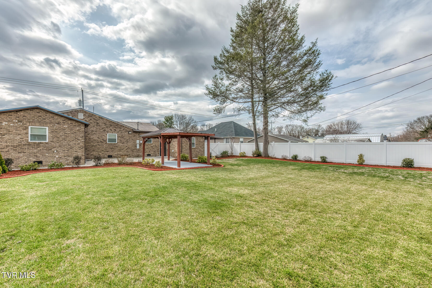 309 West Mill Street Elizabethton, TN 37643 - Photo 4 of 55 309 W Mill St-39