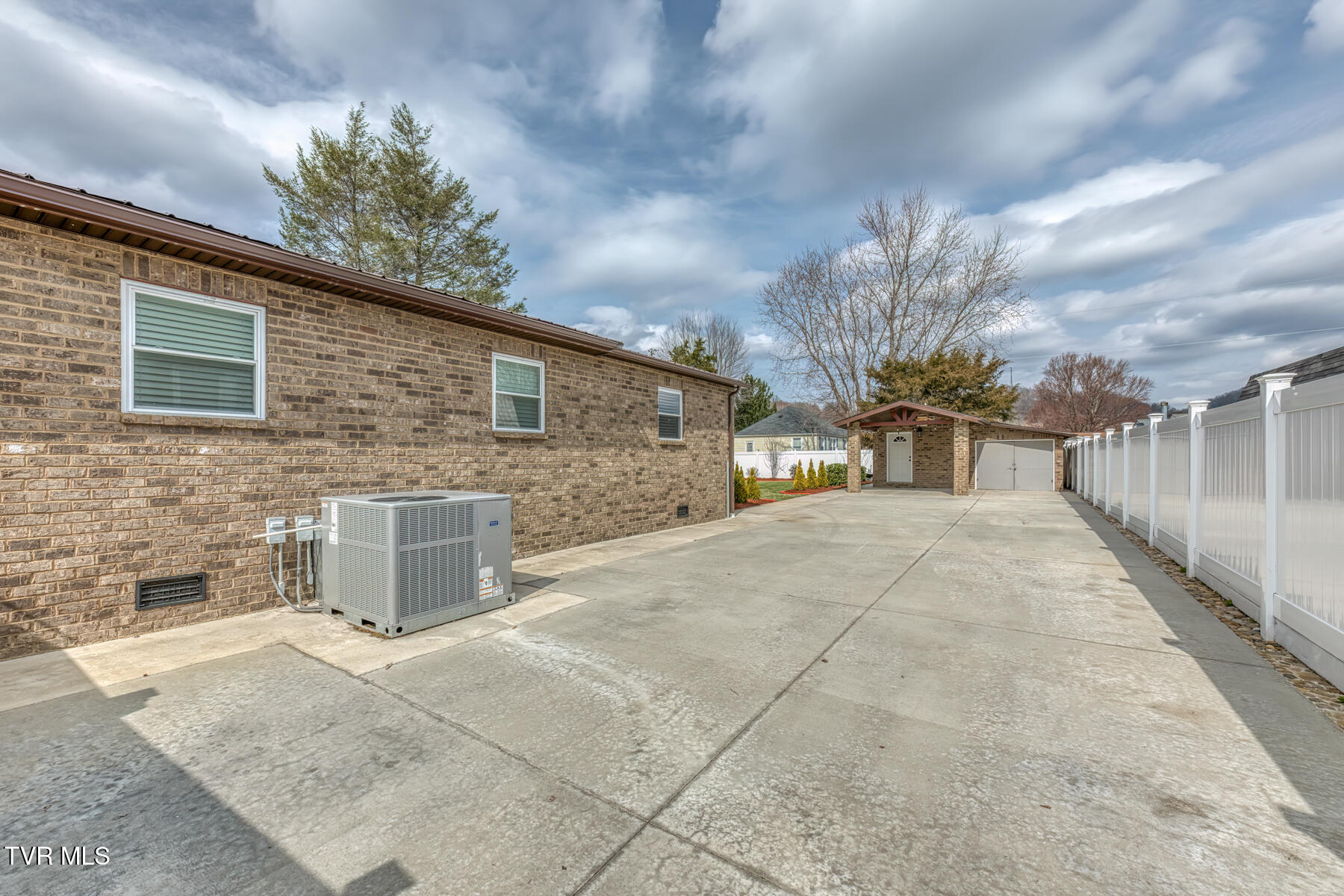 309 West Mill Street Elizabethton, TN 37643 - Photo 52 of 55 309 W Mill St-42