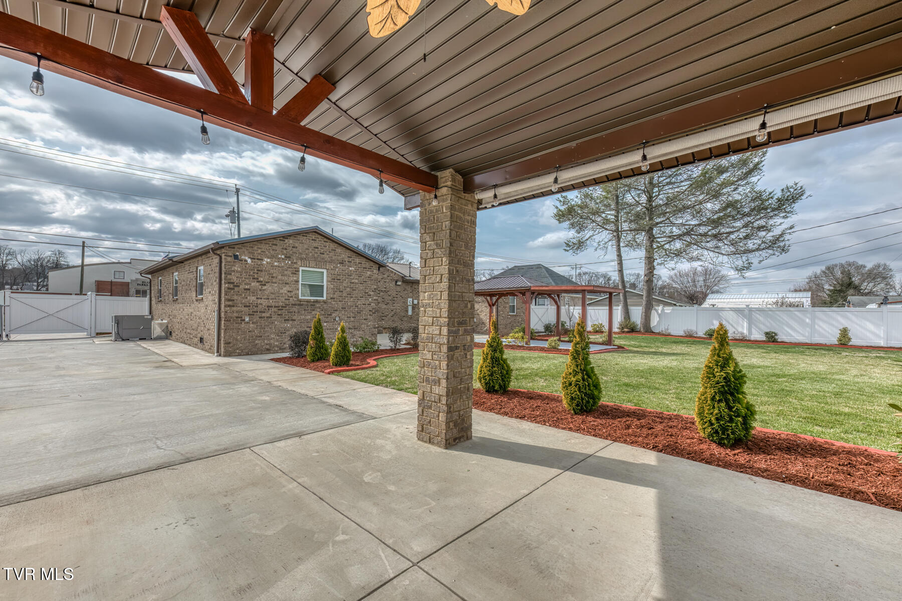 309 West Mill Street Elizabethton, TN 37643 - Photo 8 of 55 309 W Mill St-46