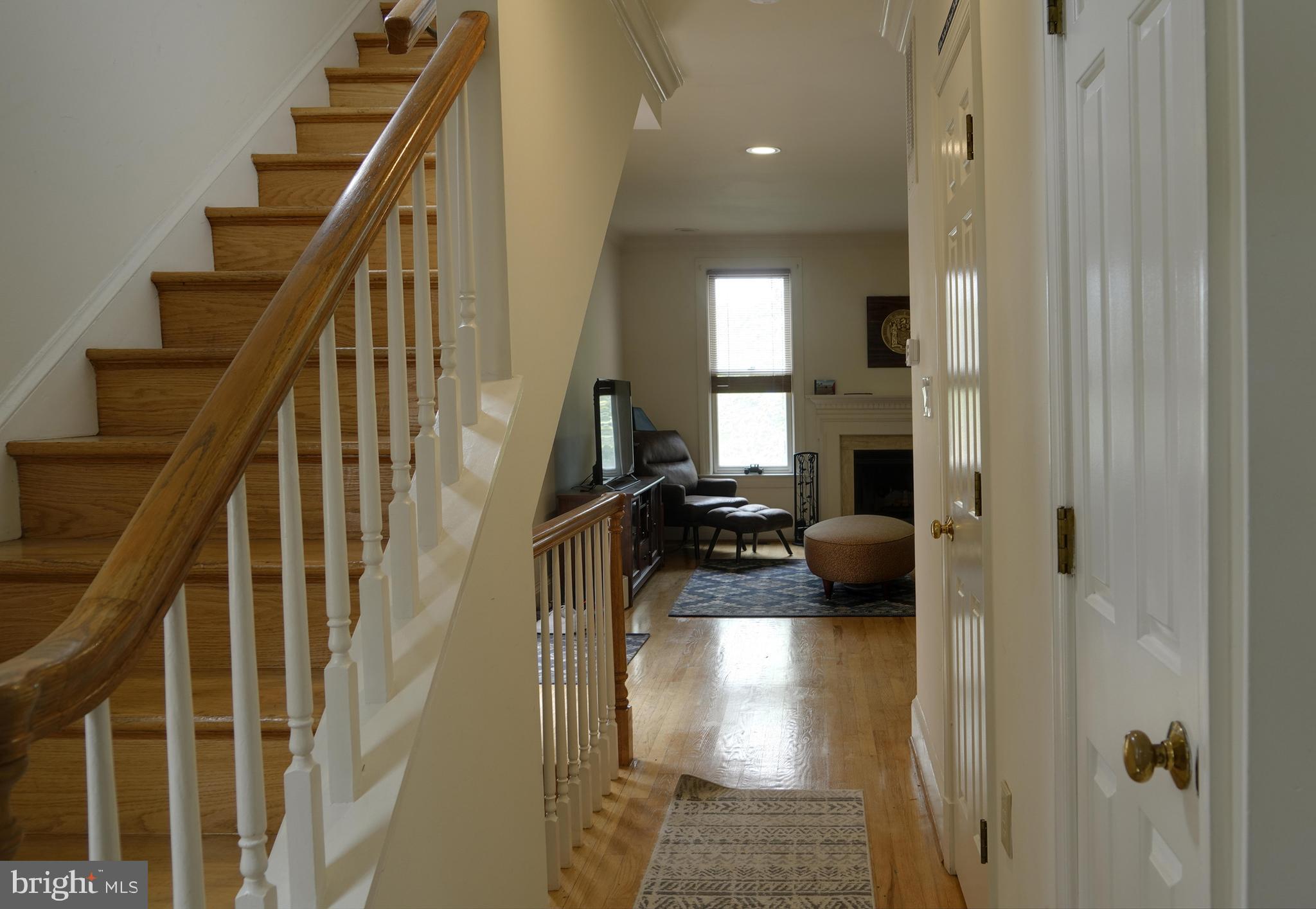 1402 Foxhall Road Northwest Washington, DC 20007 - Photo 2 of 16 Interior foyer view