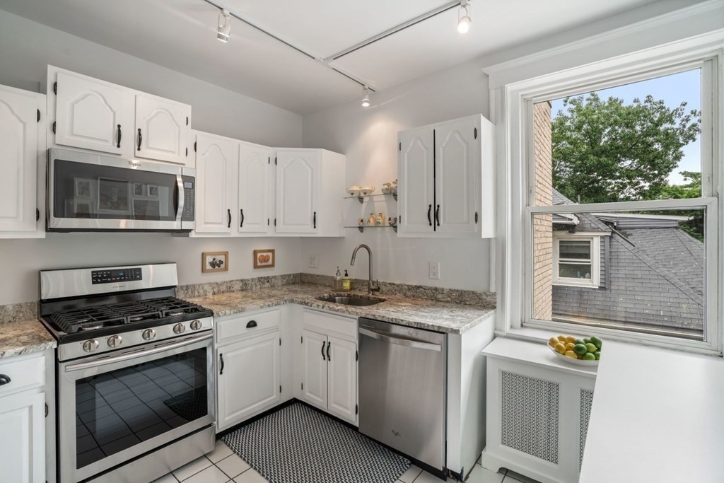 8 Kinross Road, Unit 11 Boston, MA 02135 - Photo 11 of 17 Gallery Image 11