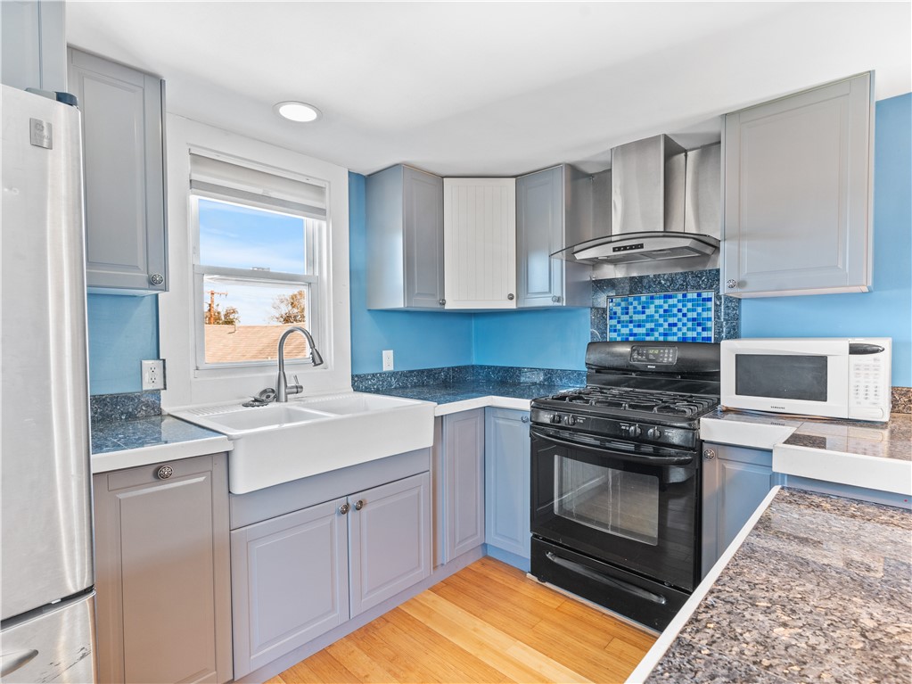 39 Water Street Warren, RI 02885 - Photo 22 of 40