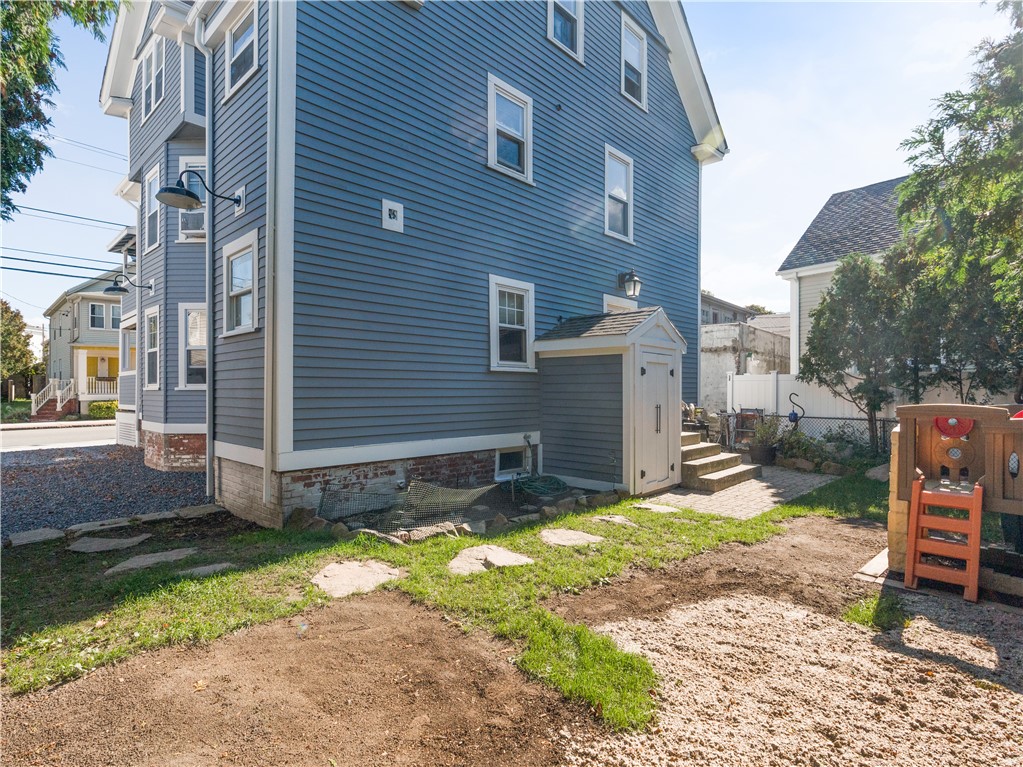 39 Water Street Warren, RI 02885 - Photo 4 of 40