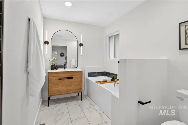 $850,000 | 2220 South Indiana Avenue, Caldwell, ID 83605