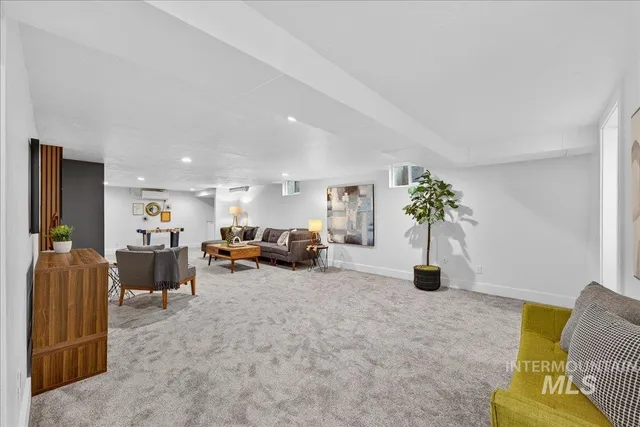 $850,000 | 2220 South Indiana Avenue, Caldwell, ID 83605