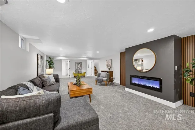 $850,000 | 2220 South Indiana Avenue, Caldwell, ID 83605