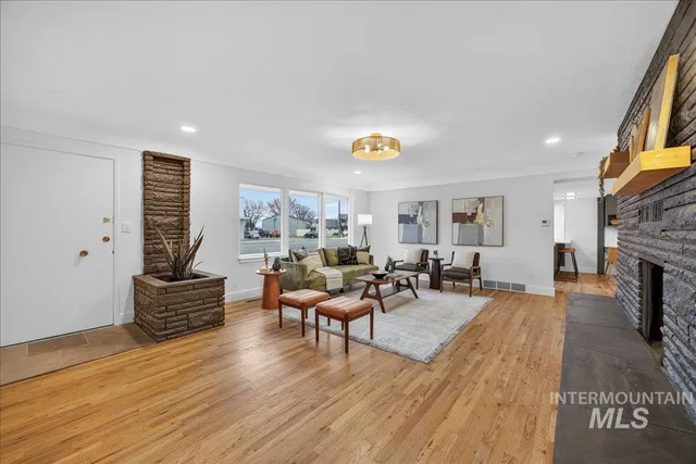 $850,000 | 2220 South Indiana Avenue, Caldwell, ID 83605