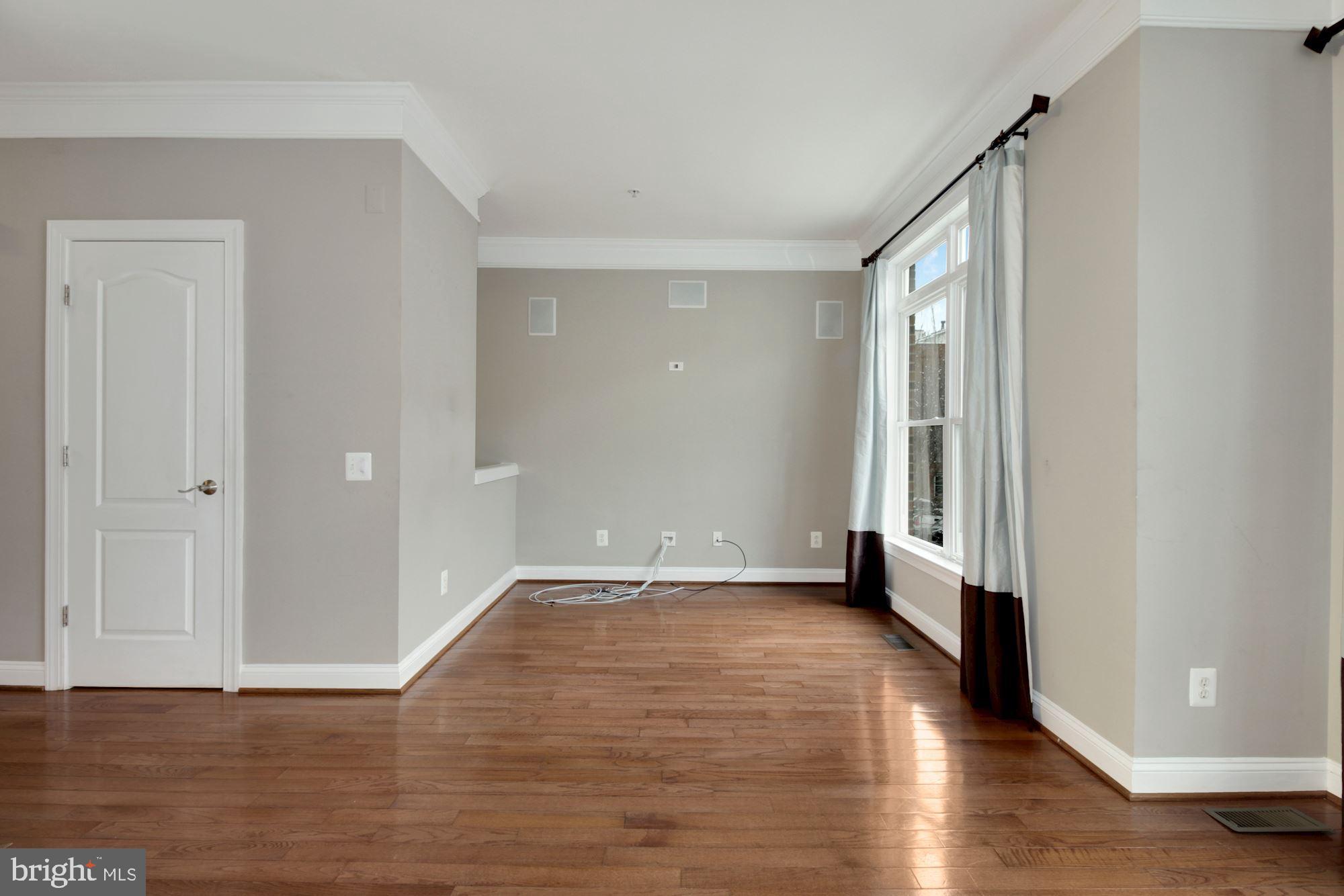 1403 Benjamin Street Baltimore, MD 21230 - Photo 11 of 27 Family Room