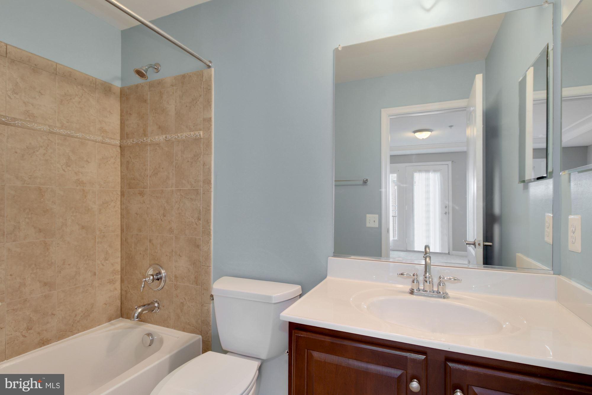 1403 Benjamin Street Baltimore, MD 21230 - Photo 19 of 27 Full Bathroom