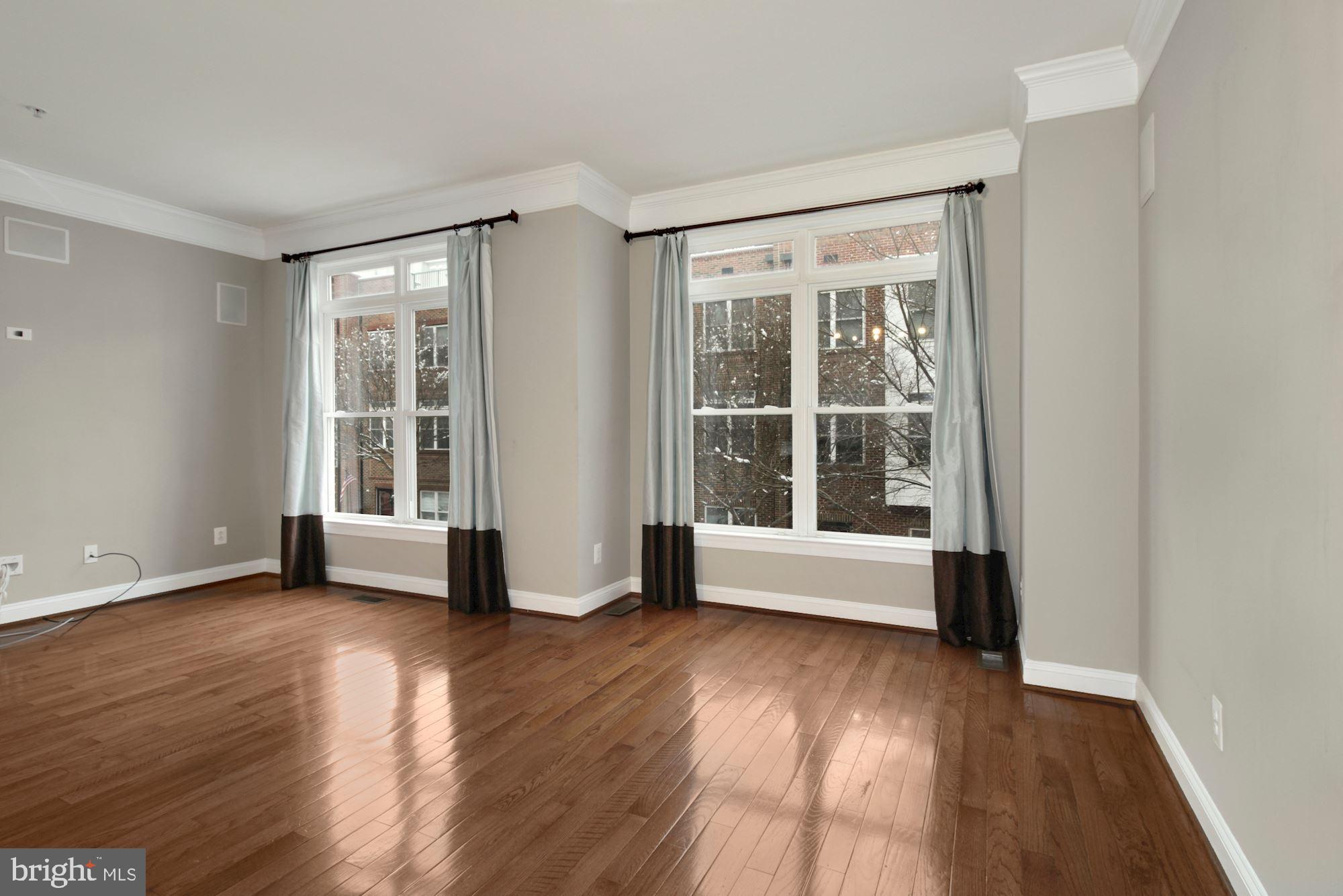 1403 Benjamin Street Baltimore, MD 21230 - Photo 3 of 27 Family Room with Gas Fireplace and surround sound