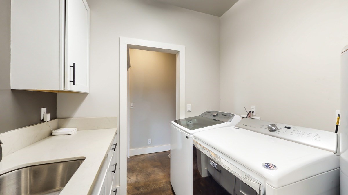4592 A Awawa Road Hanapepe, HI 96705 - Photo 19 of 24 a utility room with dryer and washer