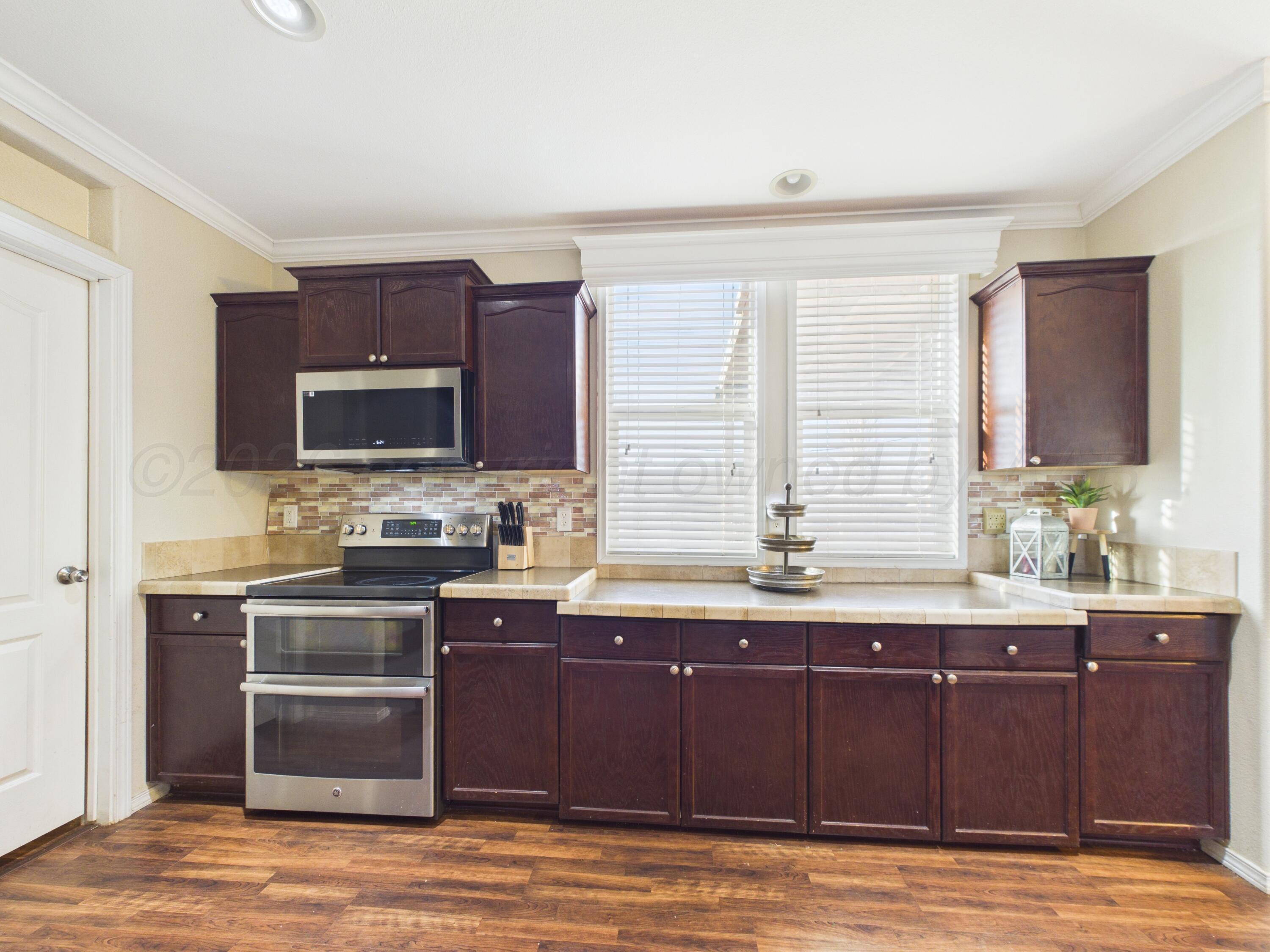 816 West Maple White Deer, TX 79097 - Photo 4 of 32 Kitchen