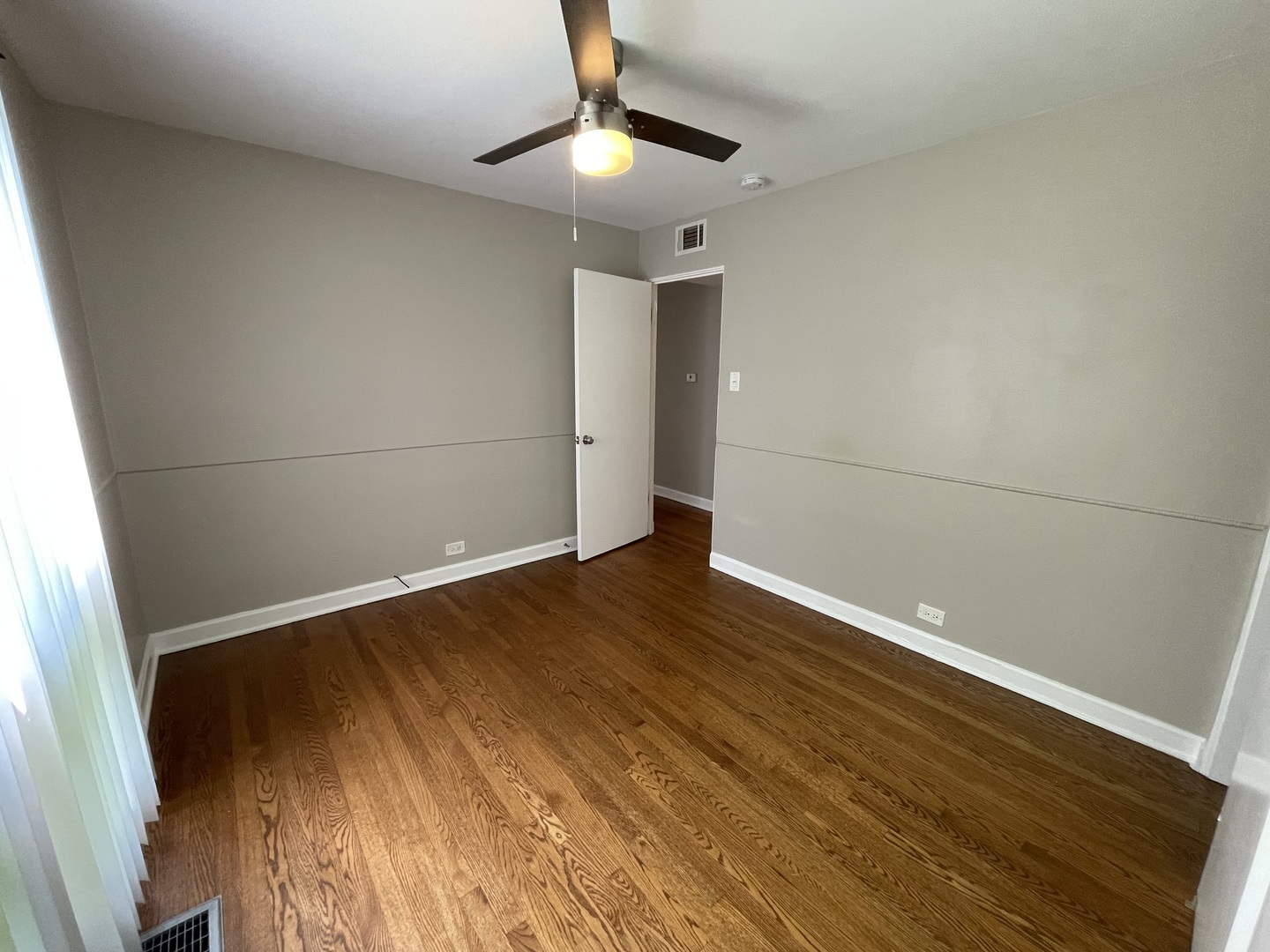1605 Monroe Street, Unit 4 Evanston, IL 60202 - Photo 13 of 16