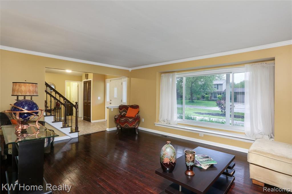 25861 Beecham Road Farmington Hills, MI 48336 - Photo 4 of 33