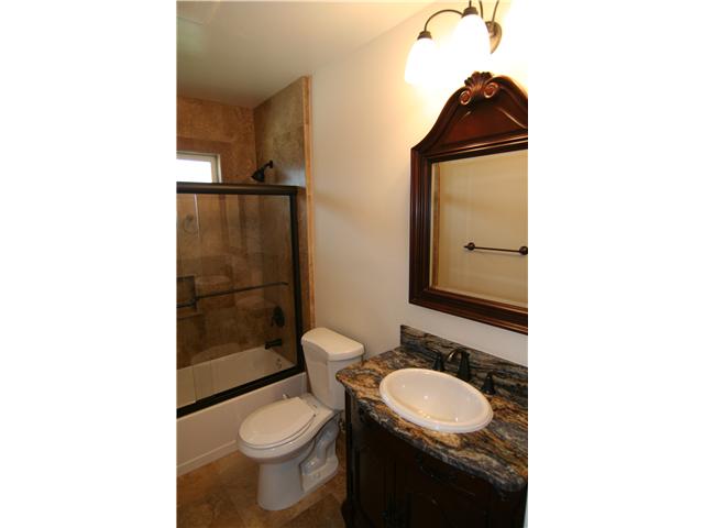 2265 Aqua Hill Road Fallbrook, CA 92028 - Photo 18 of 20 Hall bathroom is nicely appointed and will serve you well as a guest bath and power room.
