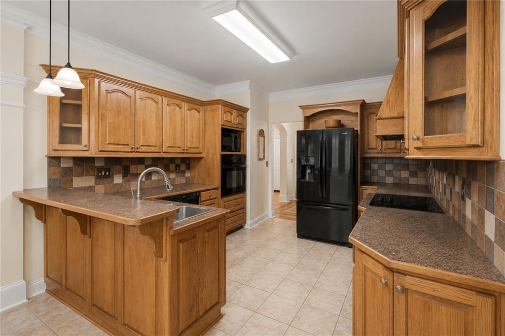 1031 Riverside Road Buford, GA 30518 - Photo 12 of 47
