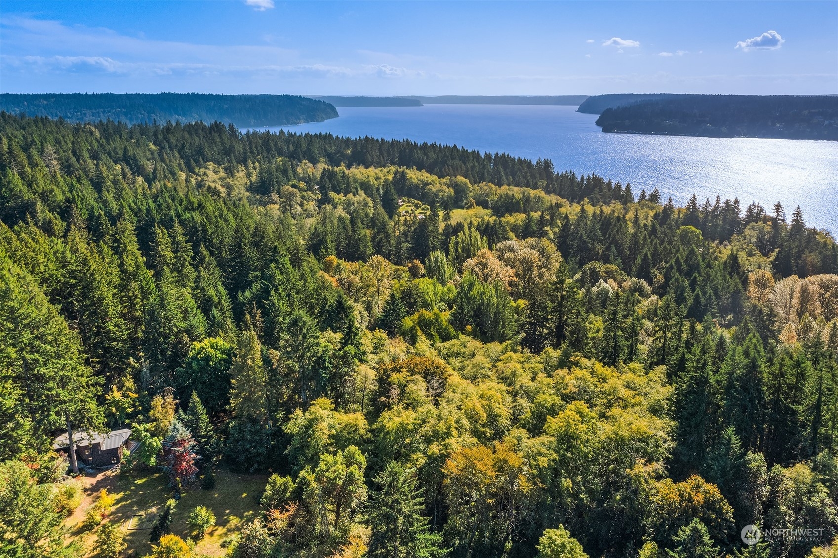 23017 Carey Road Southwest Vashon, WA 98070 - Photo 12 of 34 Gallery Image 12