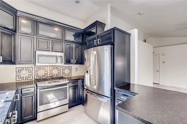 $2,399 | 2564 Spruce Creek Drive, Las Vegas, NV 89135