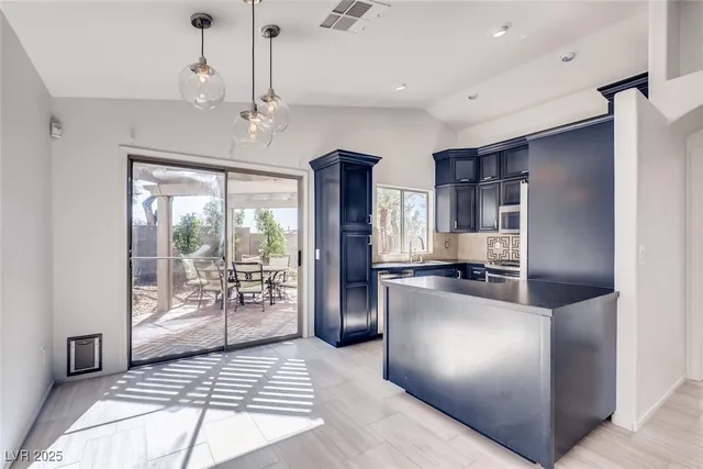 $2,399 | 2564 Spruce Creek Drive, Las Vegas, NV 89135