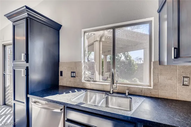 $2,399 | 2564 Spruce Creek Drive, Las Vegas, NV 89135