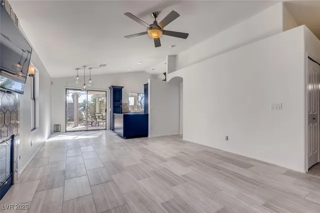 $2,399 | 2564 Spruce Creek Drive, Las Vegas, NV 89135