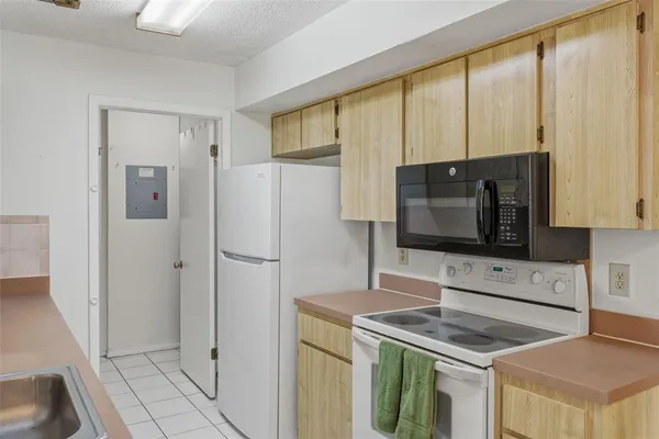 $129,900 | 9474 Nakoma Way, Unit E, Weeki Wachee, FL 34613