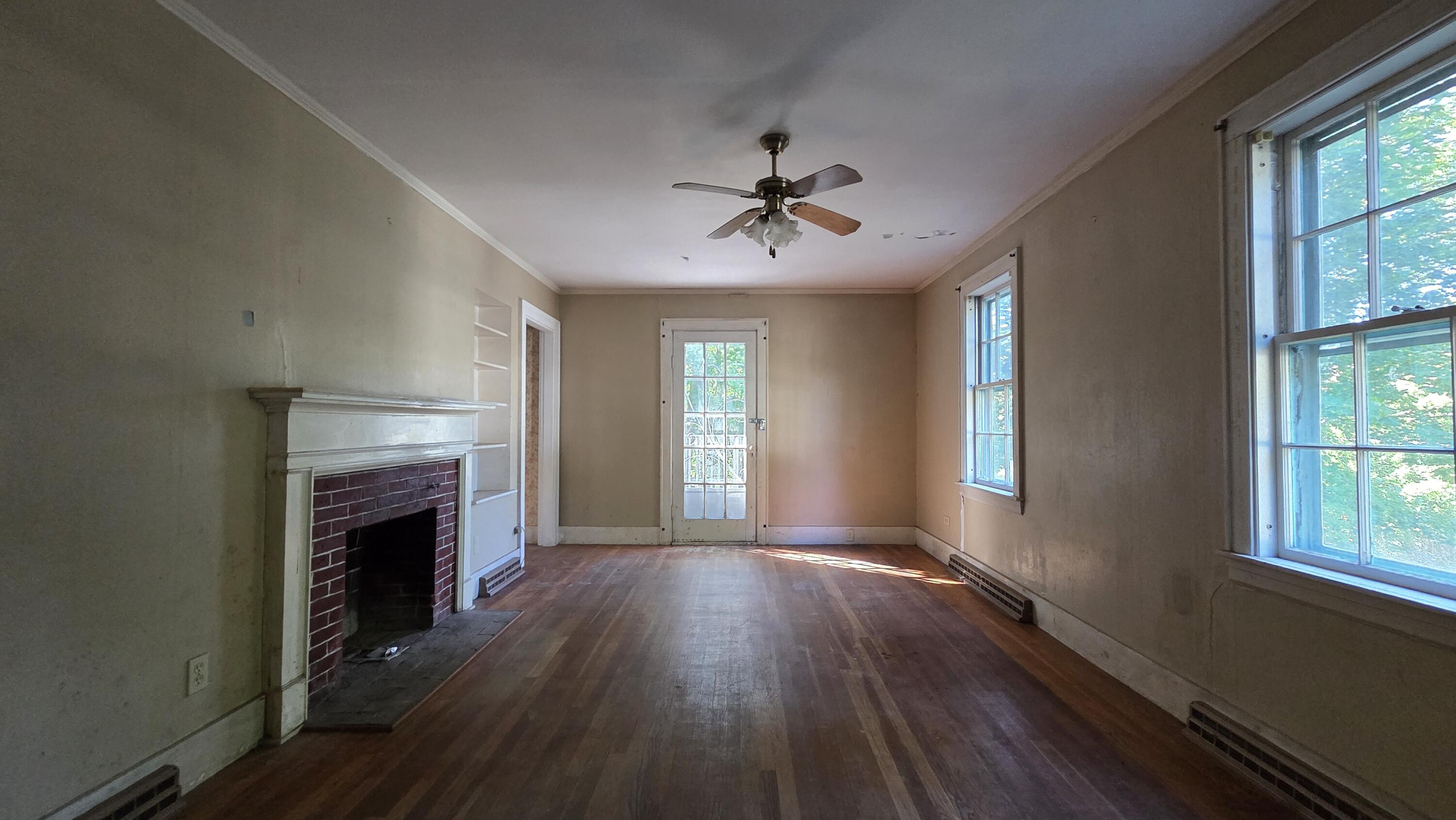 195 River Road Bucksport, ME 04416 - Photo 19 of 32 Living Room