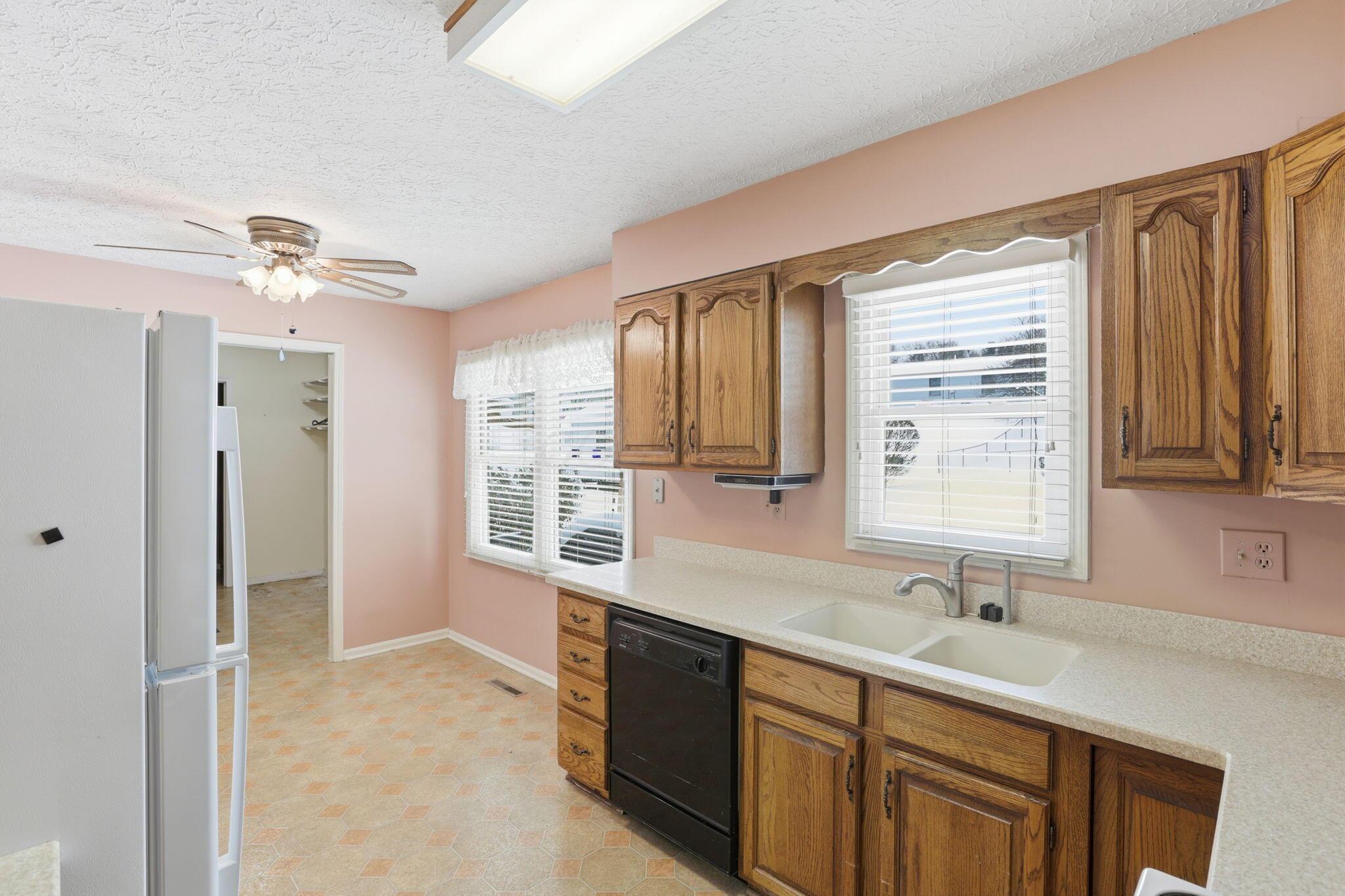 602 Deanna Stroll Road Heath, OH 43056 - Photo 14 of 31 15-web-or-mls-0V3A6306