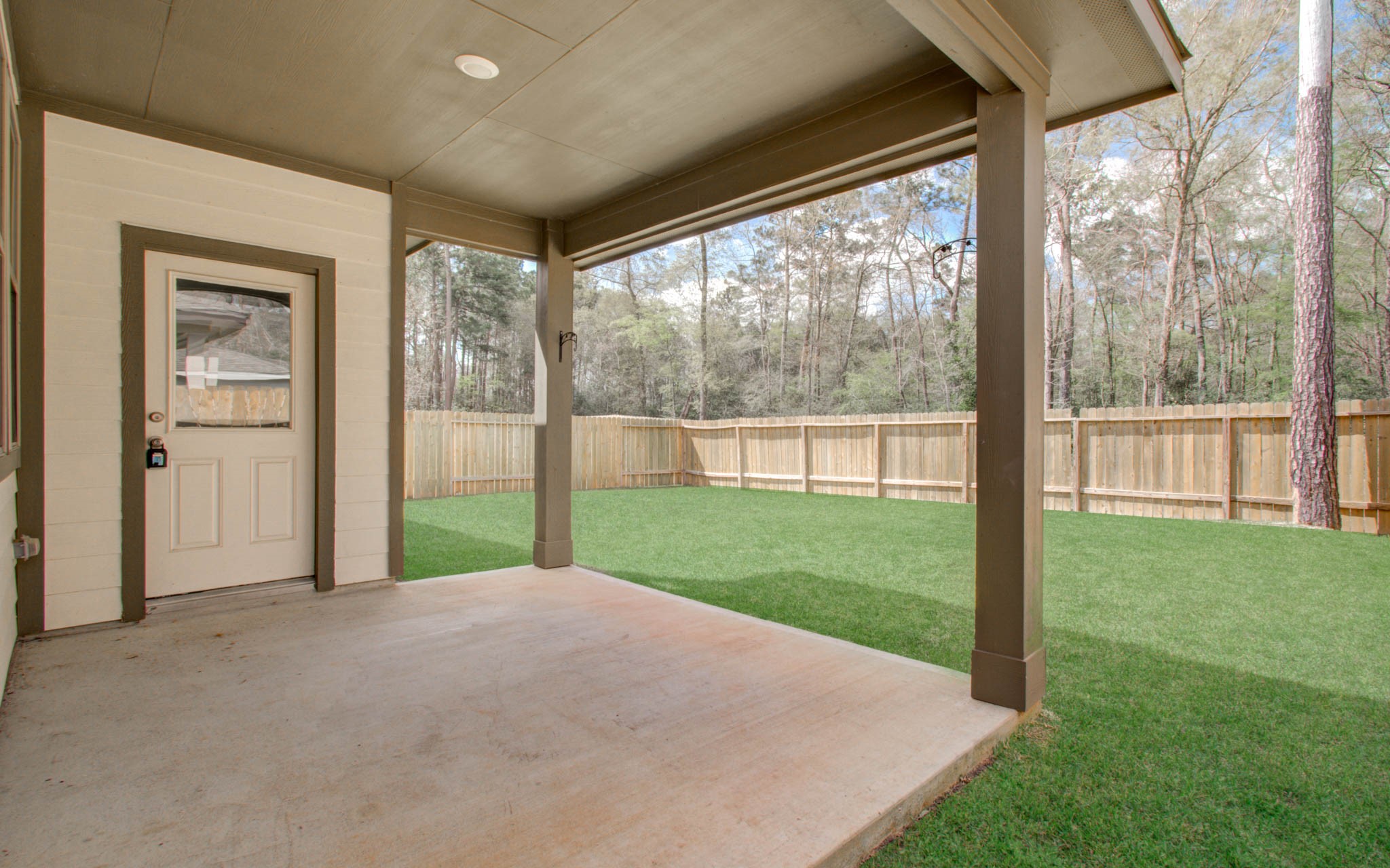 2009 Cedar Lane Conroe, TX 77301 - Photo 28 of 29 Covered patio