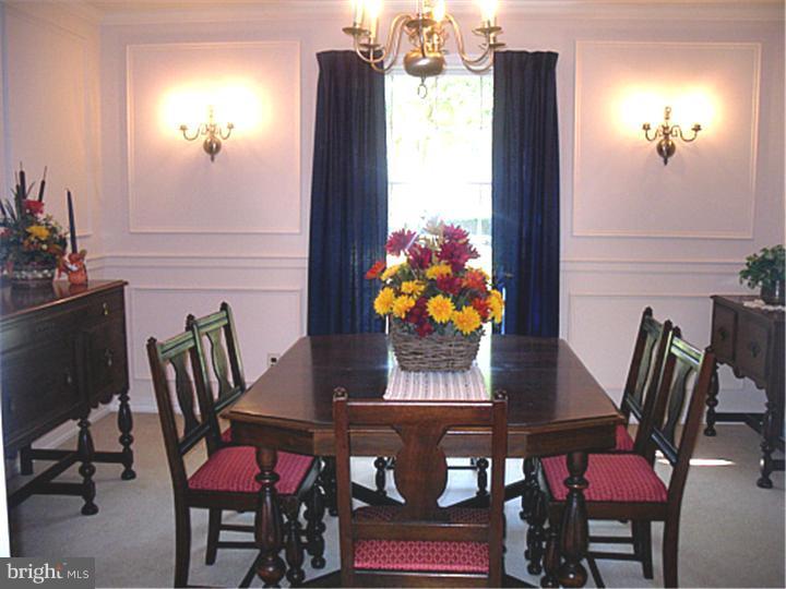 538 Kettle Run Road Evesham, NJ 08053 - Photo 4 of 25 Dining Room