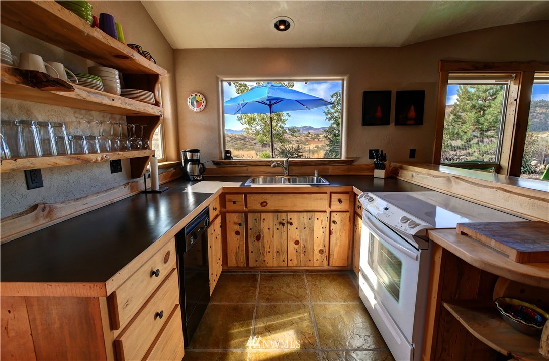 77 West Chewuch Road Winthrop, WA 98862 - Photo 18 of 39 Gallery Image 18
