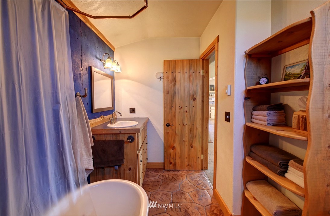77 West Chewuch Road Winthrop, WA 98862 - Photo 9 of 39 Gallery Image 9