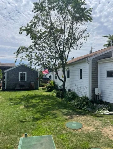 $2,600 | 272 Riverside Street, Portsmouth, RI 02871