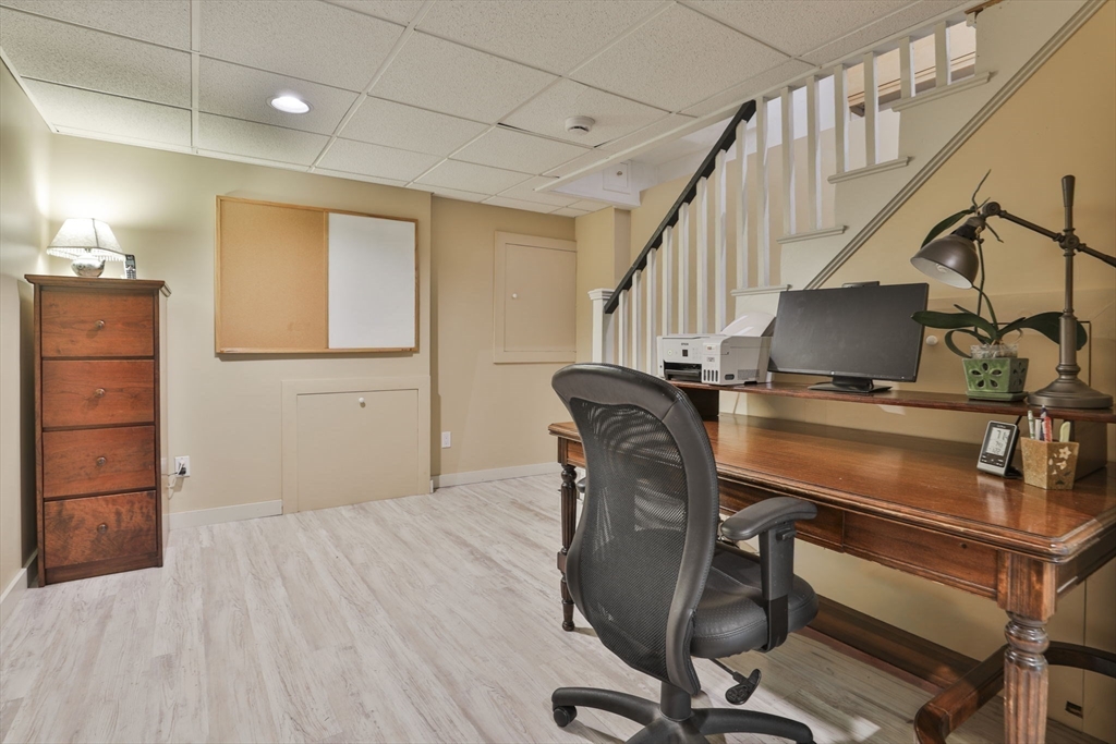 33 Reynolds Road Wakefield, MA 01880 - Photo 31 of 42