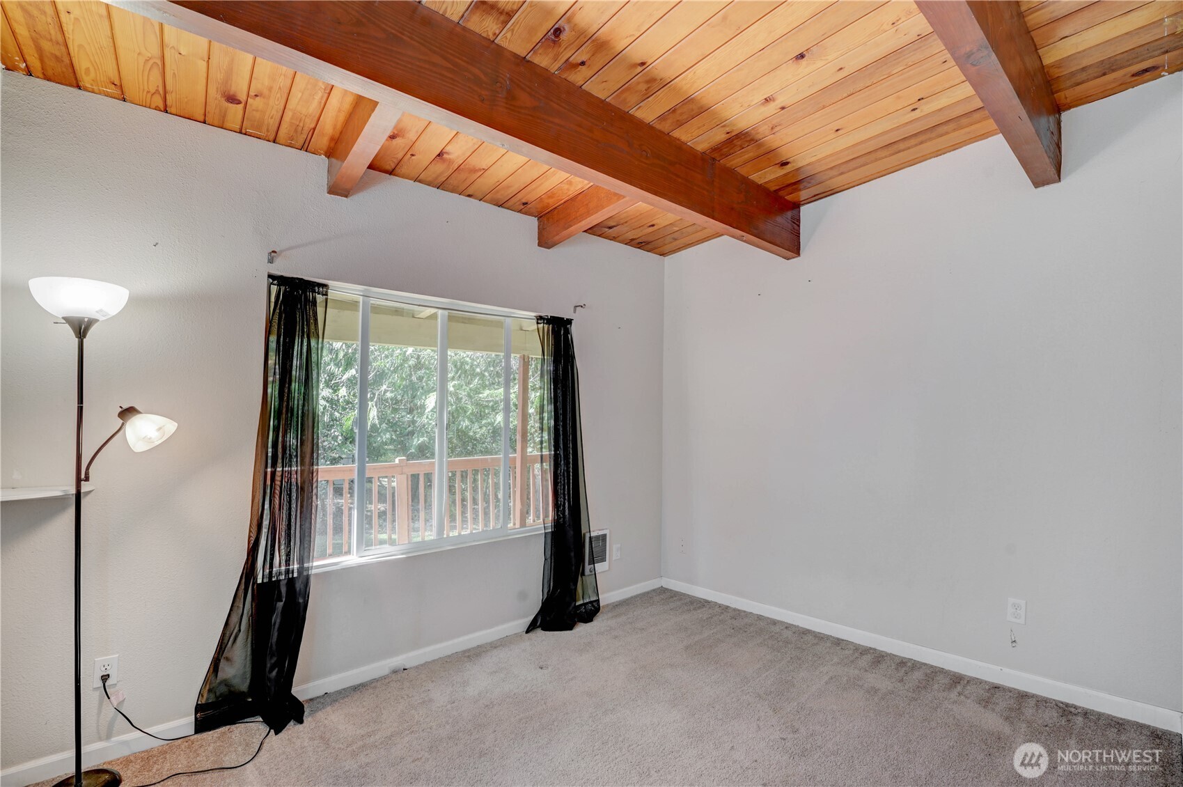 8210 176th Avenue Southwest Longbranch, WA 98351 - Photo 16 of 28 a room with window
