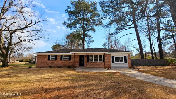$1,450 | 215 Shamrock Drive, Jacksonville, NC 28540