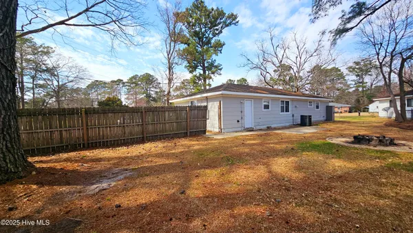 $1,450 | 215 Shamrock Drive, Jacksonville, NC 28540