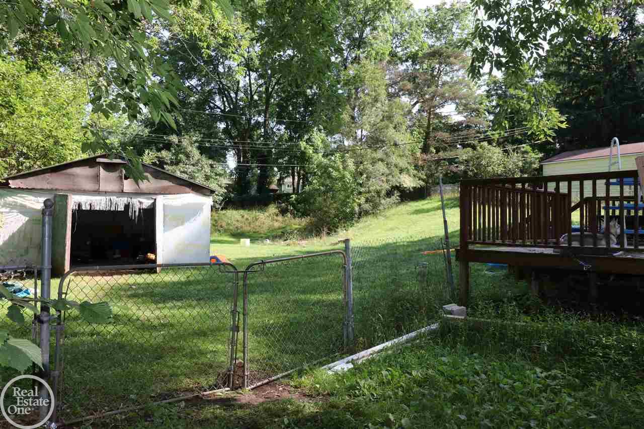 215 Demode Road Holly, MI 48442 - Photo 14 of 22 31389604-15.JPG