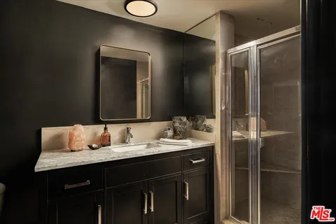 $1,095,000 | 531 North Rossmore Avenue, Unit 204, Los Angeles, CA 90004